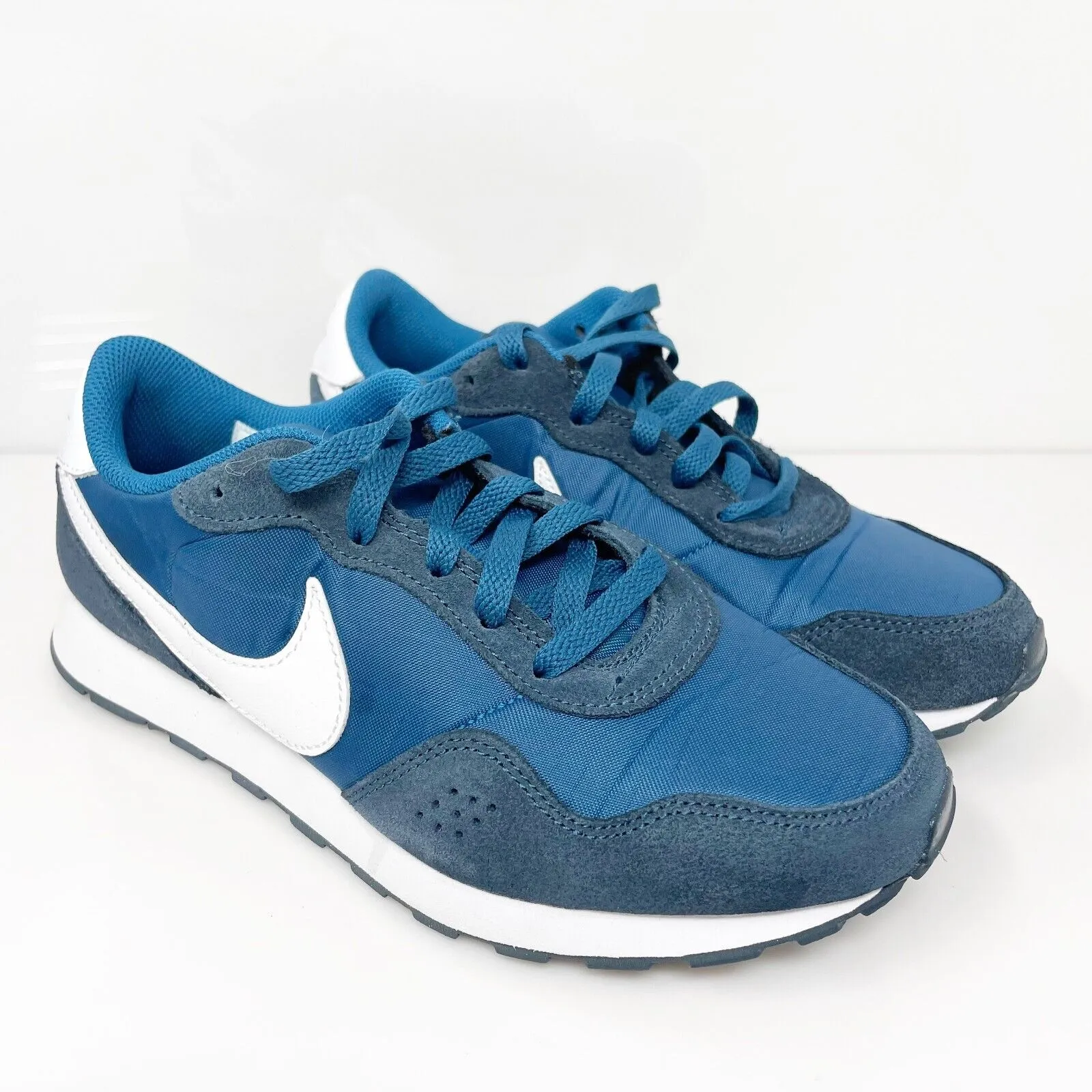 Nike Boys MD Valiant CN8558-405 Blue Casual Shoes Sneakers Size 6Y