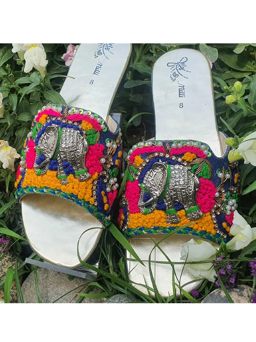 Women embellished slipper