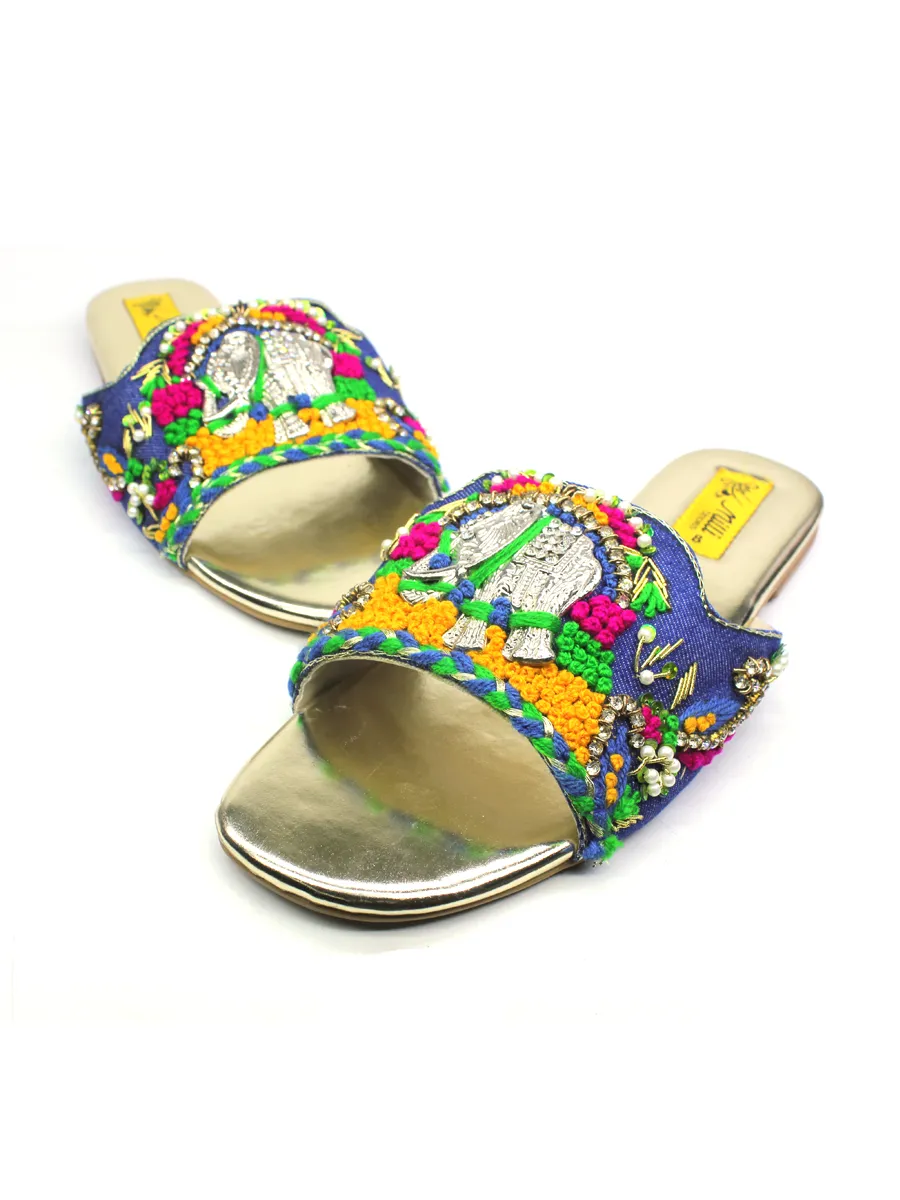 Women embellished slipper